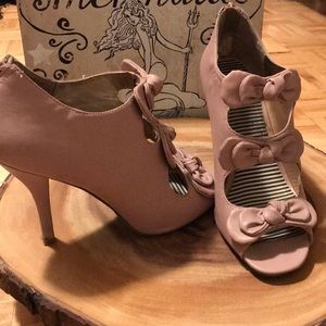 olsenboye bow heels